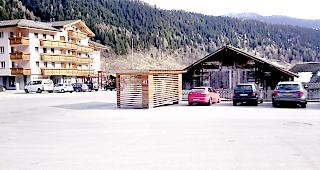 Der Dorfplatz in Fieschertal soll einen neuen Look erhalten.