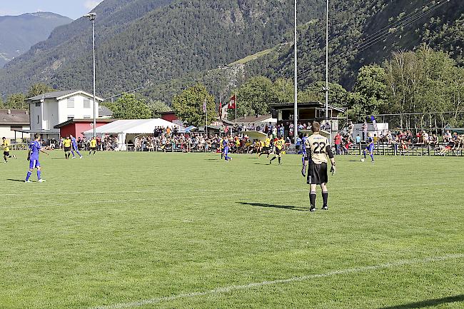 Wer wusste was? Der Kampf zwischen einzelnen Oberwalliser Klubs ist derzeit neben dem Rasen hitziger als auf dem Terrain.