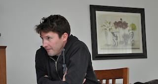 Geduldig. James Blunt auf dem Interview-Marathon zwischen Soundcheck und Konzert.