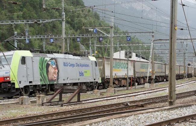 Weiterhin im Aufwind. 2017 verkehrte mehr Güterverkehr durch Lötschberg und Simplon (Archivbild).