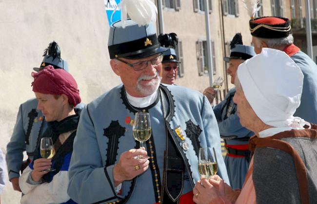 Die Abtei St. Maurice erhält 1500 Deziliter Messwein als symbolischen Zins.