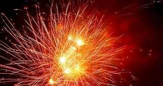 Bei den Neujahrsfeiern sind im Wallis mehrere Personen verletzt worden. Ein Mann erlitt dabei schwere Verletzungen.