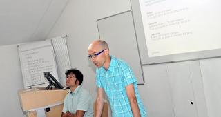 Daniel Mettler von AGRIDEA  (links) und G&eacute;rald Dayer als Vertreter des Kantons Wallis pr&auml;sentierten den Bericht zur Schafalpplanung.