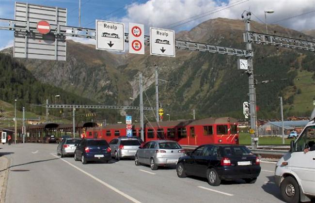 Wegen einer Entgleisung in Realp musste der Autoverlad Furka am Freitagabend gesperrt werden.
