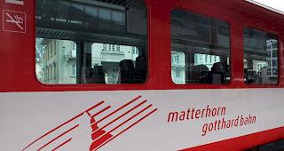 Auf der MGBahn-Strecke Oberwald &ndash; Andermatt blockiert derzeit ein Zug den Bahnverkehr. 