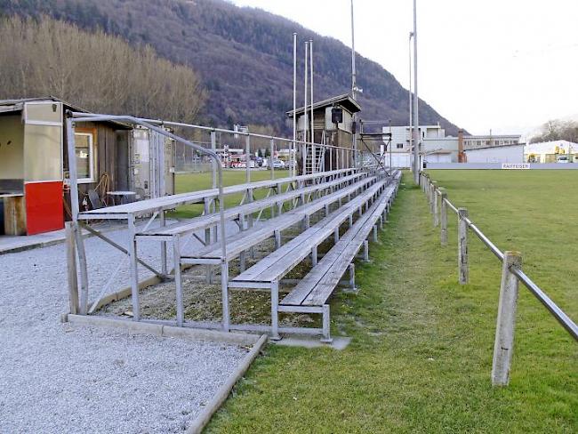 Sanierungsbedürftig: Die alten Tribünen auf dem Rhoneglut.