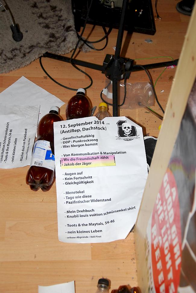 Damit man weiss was geprobt werden soll: eine Setlist der Band.