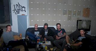 Die vier fixen Bandmitglieder von "Crowd Under Pressure" zusammen mit interims-Bassist Thomas Zen Ruffinen. 