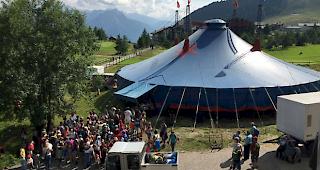 Der Circus Harlekin gastiert diese Woche auf der Riederalp.