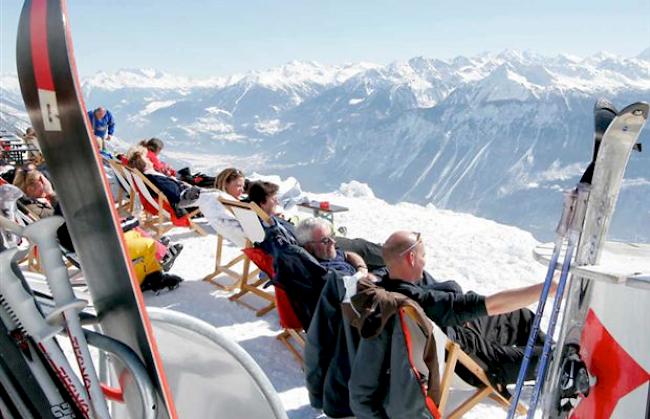 Keine schönen Aussichten für Crans-Monatana: Die Skilifte stehen seit Dienstag still. (Archiv)