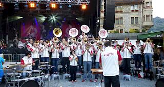 Die &laquo;Swiss MountainBrass Band&raquo; auf dem Briger Sebastiansplatz