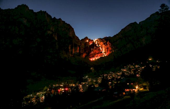 Das 1.-August-Feuerwerb wurde in Leukerbad am Sonntag nachgeholt.