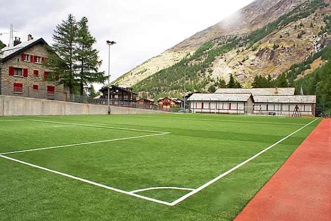 So präsentiert sich der sanierte Sportplatz.