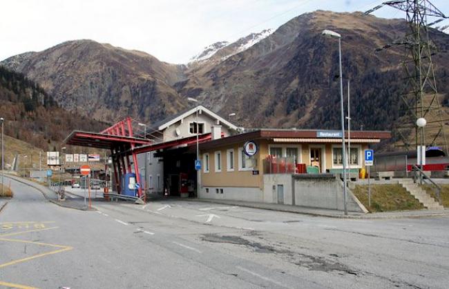 Die Züge am Autoverlad Furka verkehren derzeit nur stündlich.