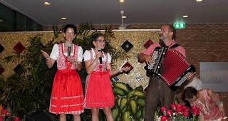 Auftritt auf der B&uuml;hne in der Residenz der Schweizerischen Botschaft