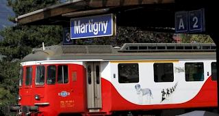 Ein Zug im Bahnhof Martinach (Symbolbild)