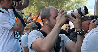 Christian Pfammatter im Fotograben in Aktion