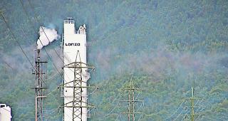 Lonza-Werke. Die Einigung &uuml;ber den Kostenverteiler zur Bew&auml;ltigung der Quecksilber-Aff&auml;re der Lonza-Werke in Visp kam bei Investoren gut an.  