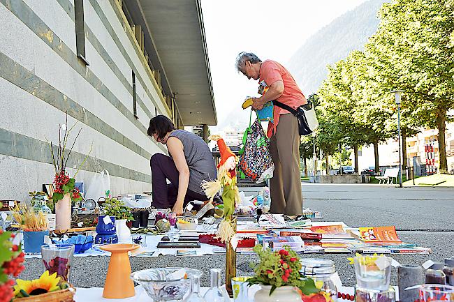 Der Flohmarkt zieht von Brig nach Naters.