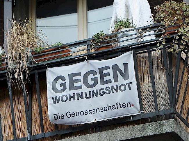 Bund und Kantone sollen mehr gegen die Wohnungsnot in Zentren und Agglomerationen machen, fordern die Initianten (Symbolbild).