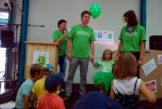 Kleine «Blattlüüs»zwischen Nicolas Mengis und Claudine Studer. 