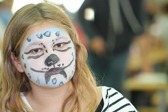 Sehr begehrt: Ein Platz beim Kinderschminken. 