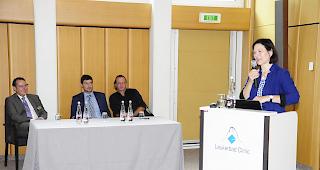 Staatsr&auml;tin Esther Waeber-Kalbermatten richtete die Grussworte der Regierung an die Direktion und den Verwaltungsrat der Whirlwind Gruppe