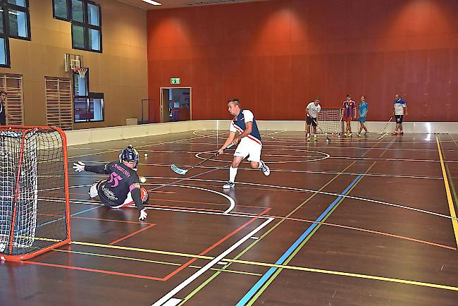 Den Abschluss im Visier. Damian Lötscher vom UHC Griffins beim Training in Susten.