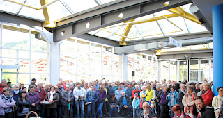 Am Samstag begaben sich weitere Formationen aus der ganzen Schweiz zu den verschiedenen Spielorten, wo sie die zahlreichen G&auml;ste unterhielten.