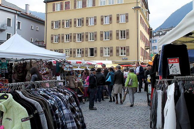 St. Gallus Markt im Städtchen Brig.