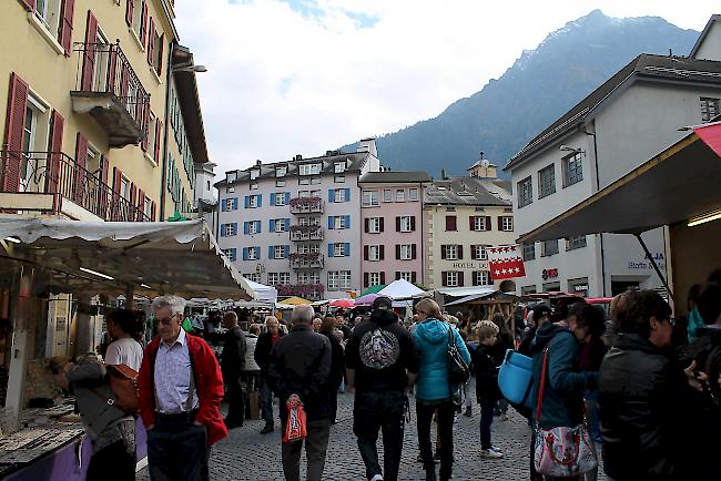 St. Gallus Markt im Städtchen Brig.