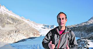 Abgedeckt. Die Gletscherfolien bei der Eisgrotte sind nur Tropfen auf den heissen Stein.