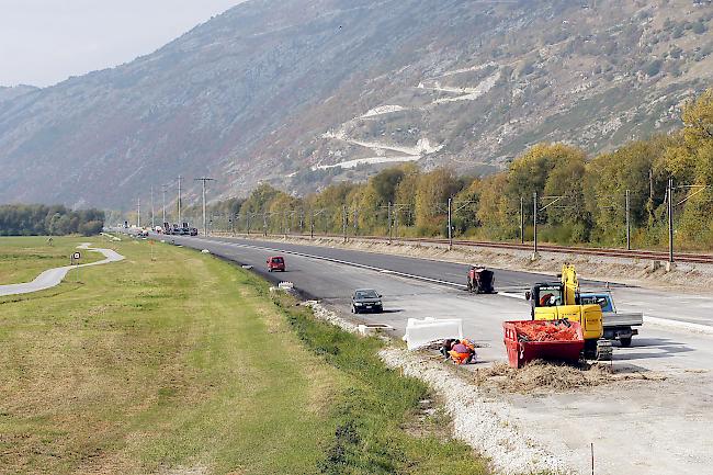 Ende in Sicht. Bis Ende Jahr soll das Trassee fertig asphaltiert sein.