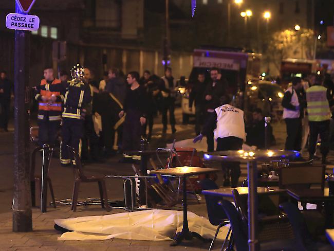 Polizei am Schauplatz einer Schiesserei im Pariser 10. Arrondissement.