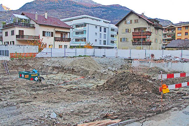 Die Baustelle. An der Terbinerstrasse in Visp stiess man auf Quecksilberschadstoffe.