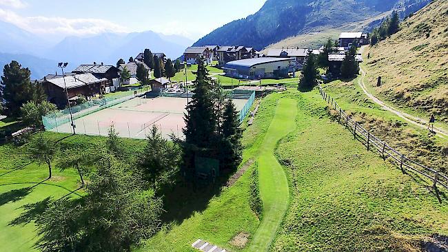 Die geplante Einstell- und Mehrzweckhalle auf der Riederalp soll auf dem Gelände der Tennisanlage erstellt werden.