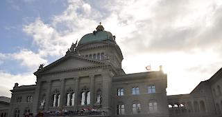 Ruhe vor dem Sturm. Das Bundeshaus am Montagmorgen.