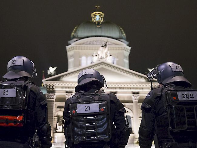 Die Schweiz vor Terroranschlägen schützen: Für das Bundesamt für Polizei (fedpol) steht dieses Ziel in den kommenden Jahren im Fokus. (Symbolbild)