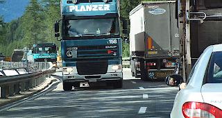 Der Schwerverkehr am Simplon sorgt f&uuml;r rote K&ouml;pfe.