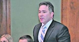 Michael Graber verliess samt Fraktionskollegen den Saal (Archiv).