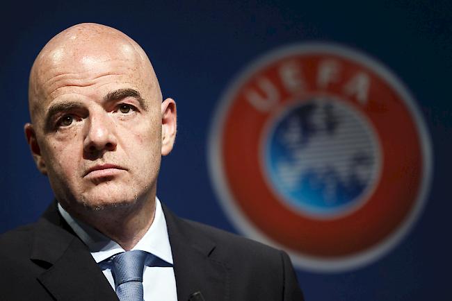 Dienstag, 27. Oktober 2015: Der Oberwalliser Gianni Infantion ist offizieller Kandidat als FIFA-Präsident.