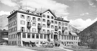 Verschwundene Eleganz. Der Belle-&Eacute;poque-Bau des &laquo;Grand Hotel&raquo; in Saas-Fee existiert schon l&auml;ngst nicht mehr. Das 1894 von Franz Stampfer und seinem Schwager Severin Lagger er&ouml;ffnete Hotel wurde durch einen Neubau ersetzt, das Grand Hotel Metropol.  