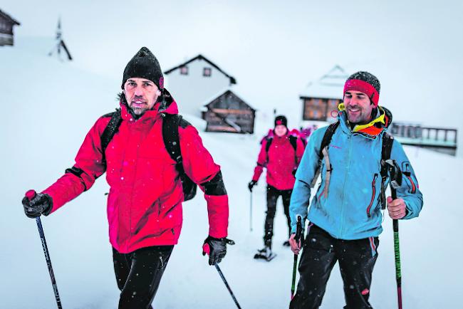 Interessierte die Oberwalliser. Martin Schmidt mit seinen Kickern auf der Belalp.