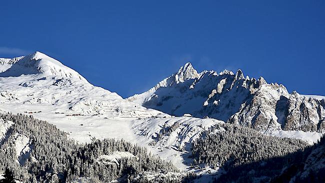 Die verschneiten Fusshörner.