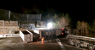 Blick auf die Ungl&uuml;cksstelle auf der Simplonpassstrasse.
