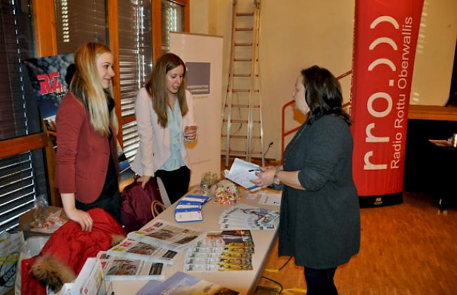 Reger Austausch an der Natischer Tischmesse.