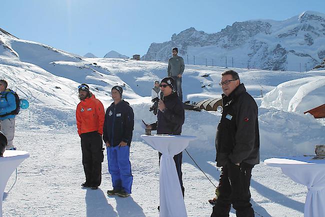 Impressionen vom Iglu-Dorf in Zermatt, wo seit dem 30. Januar 2016 ein Rekordiglu steht.