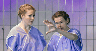 Szene aus &laquo;Luftschwimmen&raquo;: Ein Theaterst&uuml;ck, das ber&uuml;hrt.