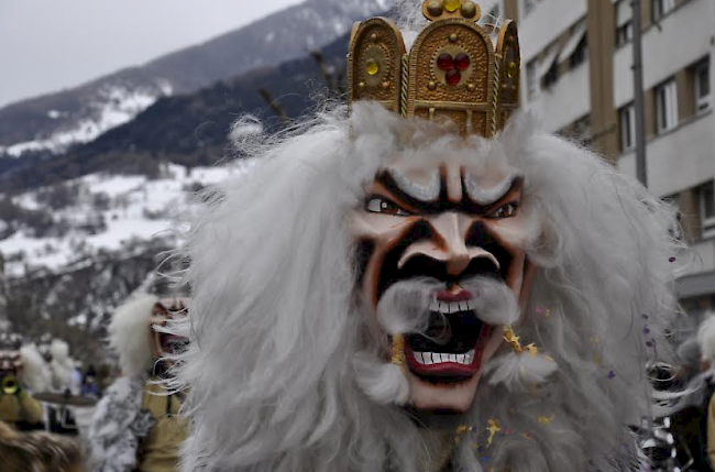 Maske der Wasserfalleschränzer Reigoldswil mit dem Motto «Keltischer Krieg».