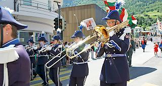 Markus Studer (rechts im Bild) marschierte auch am Eidgen&ouml;ssischen Sch&uuml;tzenfest.